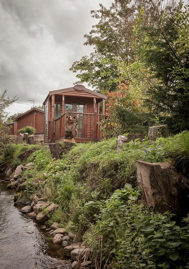 Bear Lodge Auchterarder Bagian luar foto
