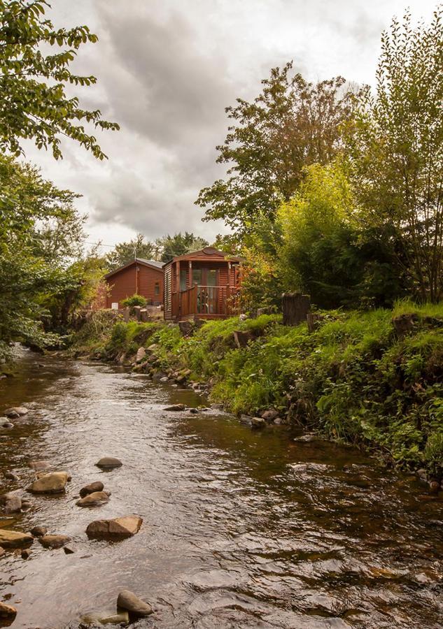 Bear Lodge Auchterarder Bagian luar foto